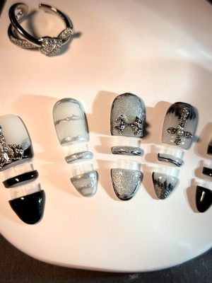 Detachable Clip On 2-in-1 Style Press-on nails