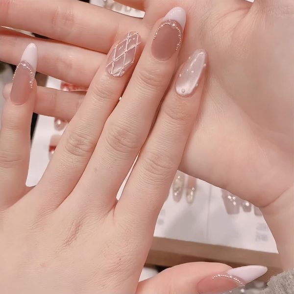 Pearl Lumière Cat-Eye French Press-On Nails - Image 2