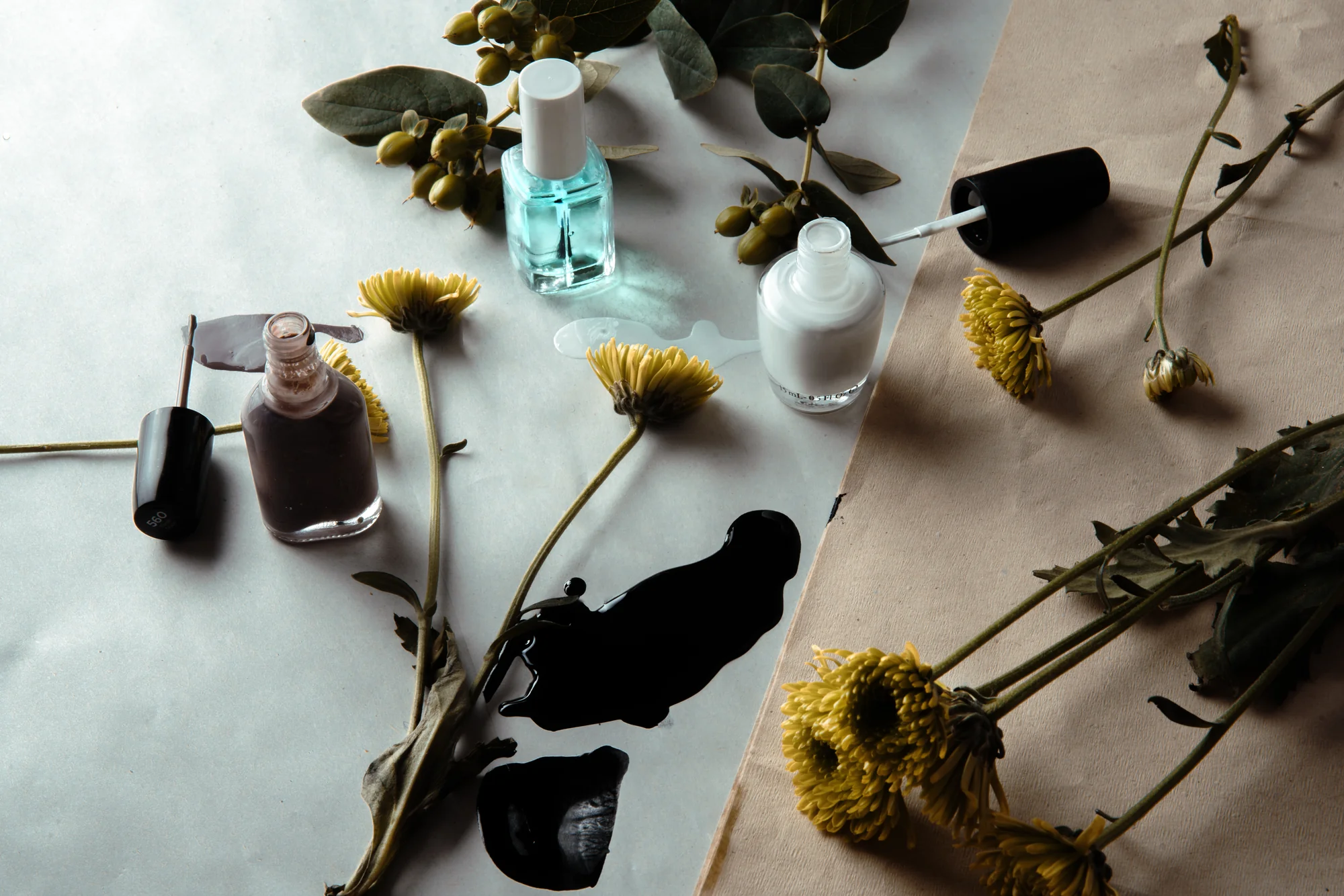 nail-polish-with-flowers
